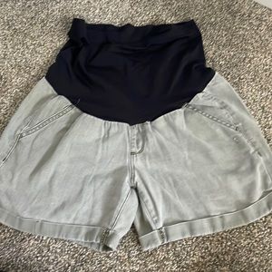 Maternity shorts